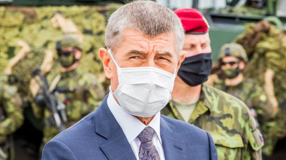 Premiér Andrej Babiš (na fotce těsně po ukončení prvního nouzového stavu v květnu 2020)